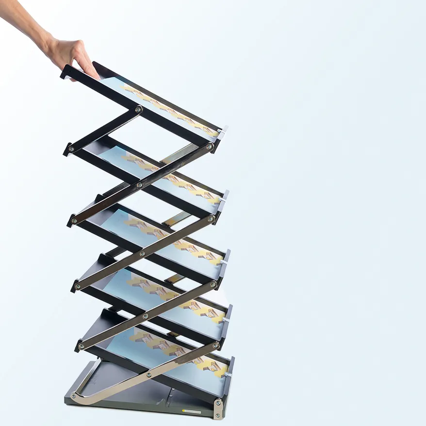 Expand-Broshure-Stand-5-Section-Hand-Folding-Gradient-Blue-4-3-AR-Left.webp