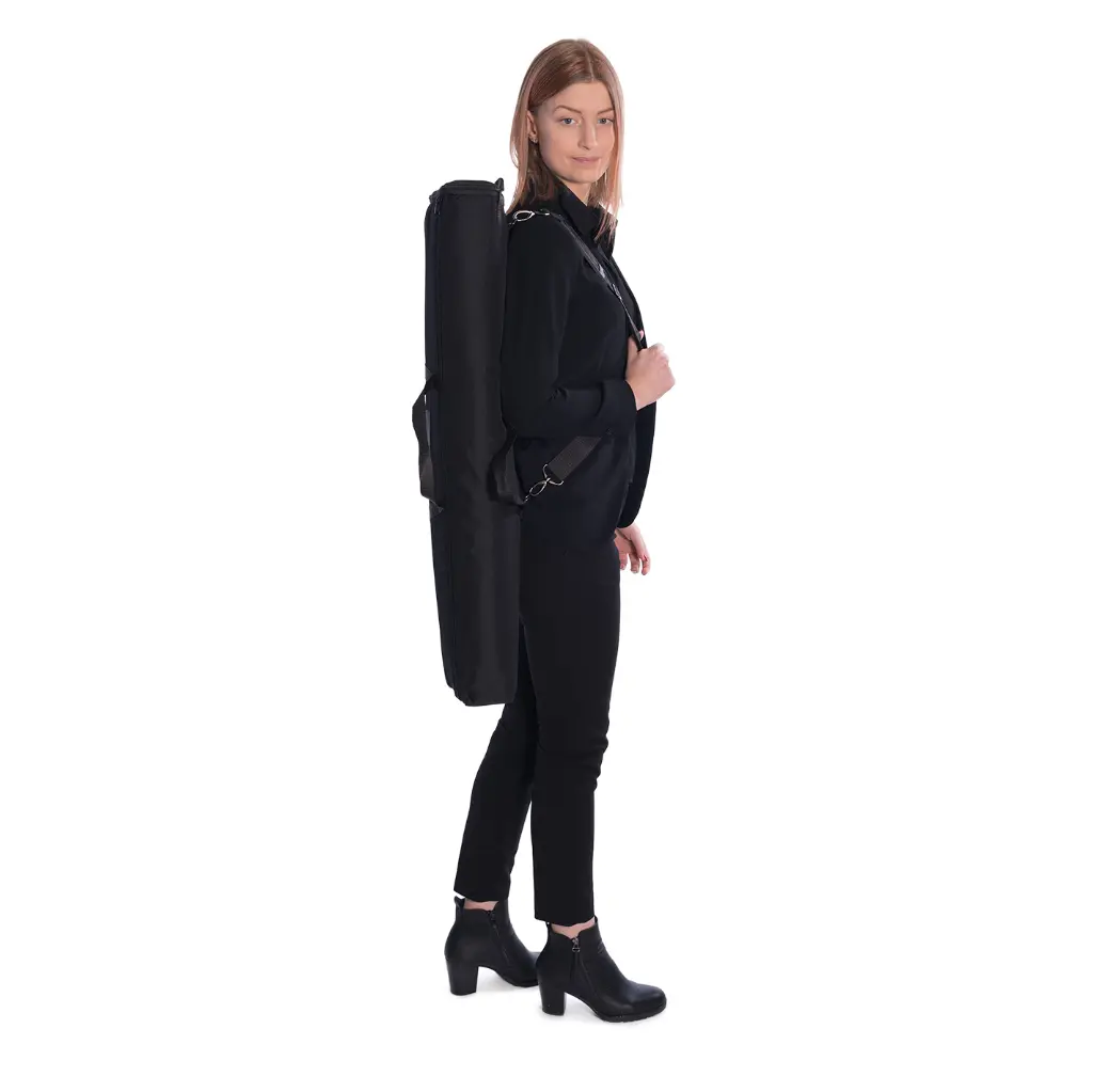 EXEMS2 03-Bag-Karin-Carrying-2-3.webp