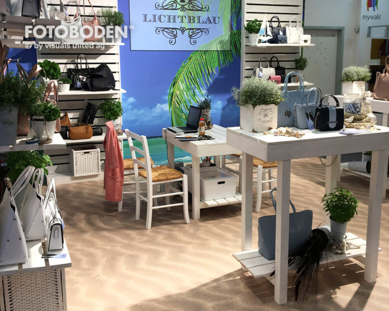 Lichtblau_Fotoboden_Messeboden_Tradeshow_Flooring_Bodengestaltung_Messe_Bodendesign_Messedesign_Design_Boden_Messegestaltung1